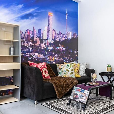 Stunning Maboneng Precinct Studio Apartment At 12 Decades Building Johannesburg Luaran gambar