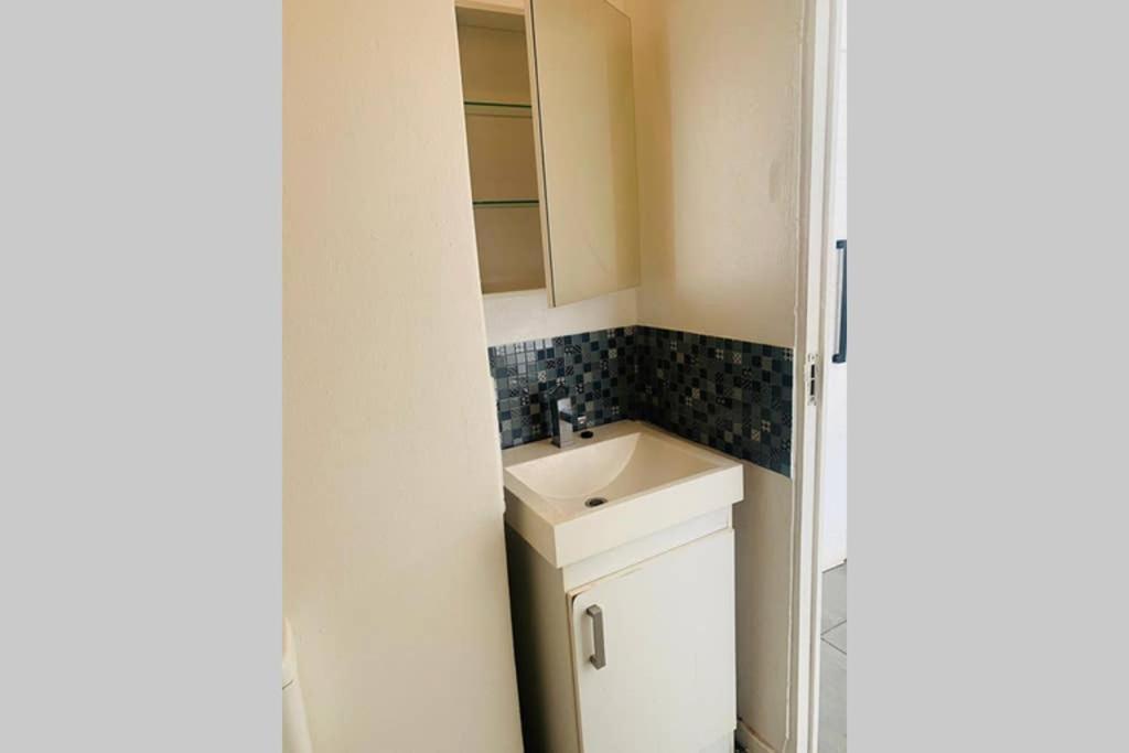 Stunning Maboneng Precinct Studio Apartment At 12 Decades Building Johannesburg Luaran gambar