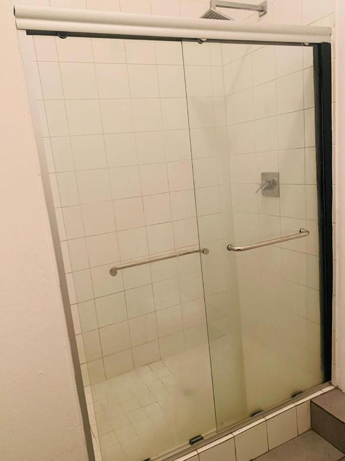 Stunning Maboneng Precinct Studio Apartment At 12 Decades Building Johannesburg Luaran gambar