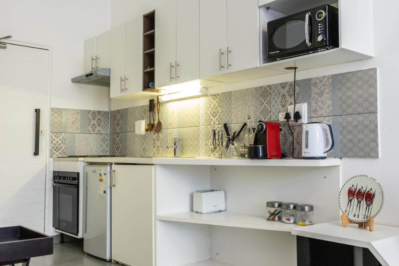 Stunning Maboneng Precinct Studio Apartment At 12 Decades Building Johannesburg Luaran gambar