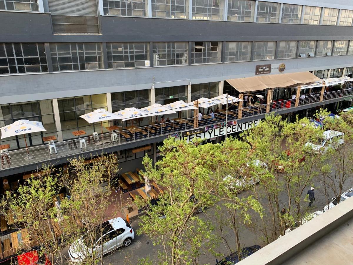 Stunning Maboneng Precinct Studio Apartment At 12 Decades Building Johannesburg Luaran gambar